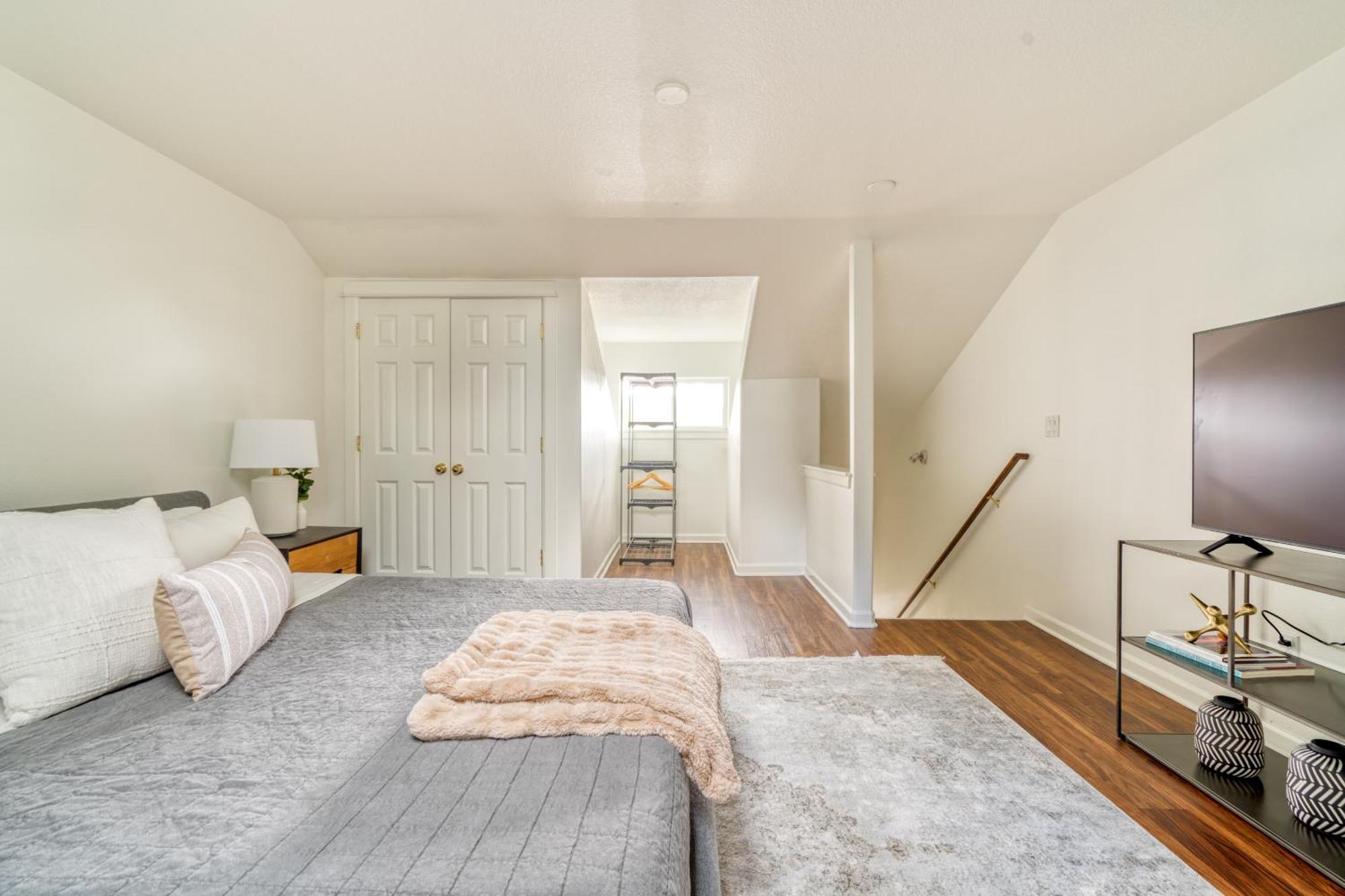 Stay Portland - Perfect Portland Farmhouse Loft - Breweries & Bars Exterior photo