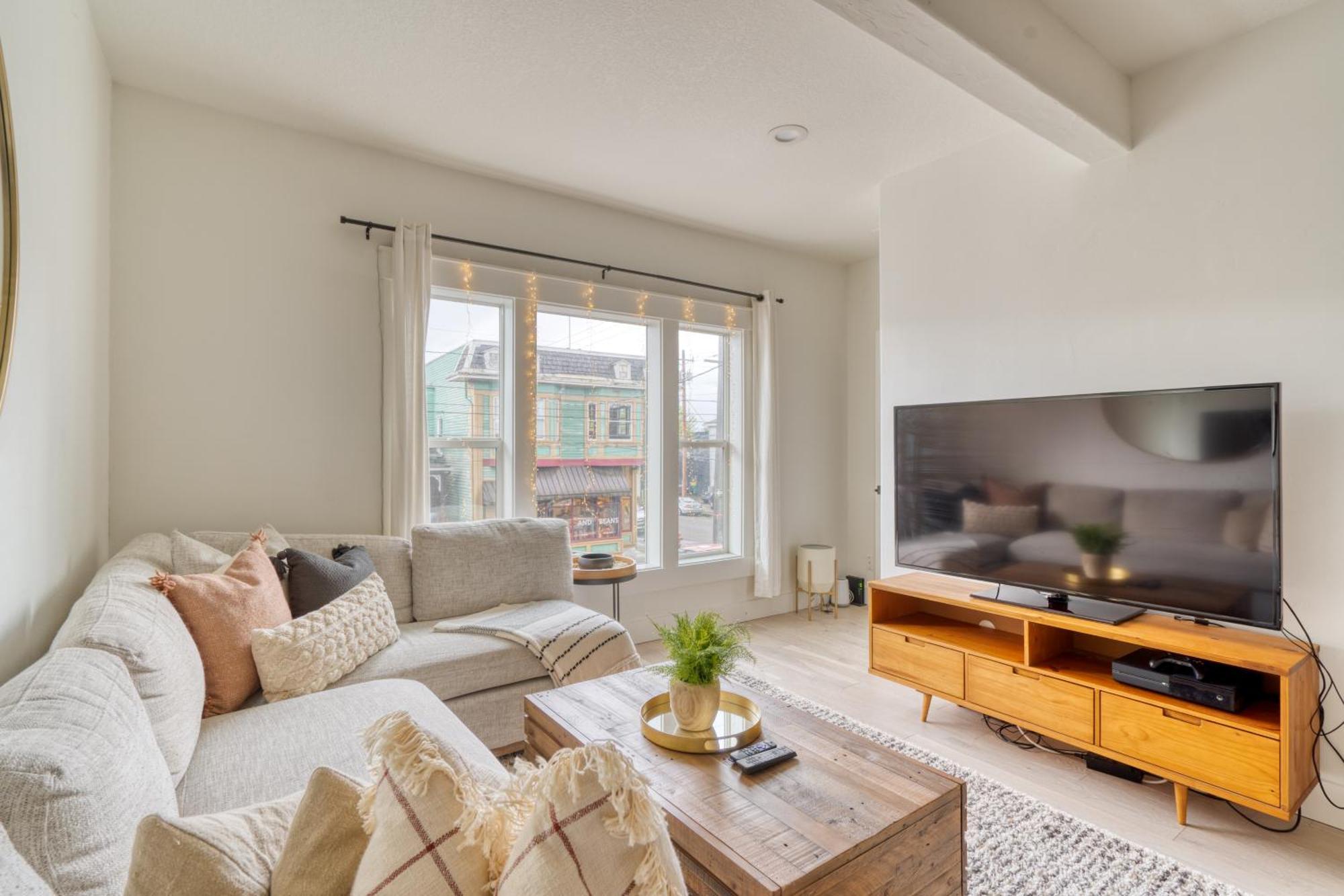 Stay Portland - Perfect Portland Farmhouse Loft - Breweries & Bars Exterior photo