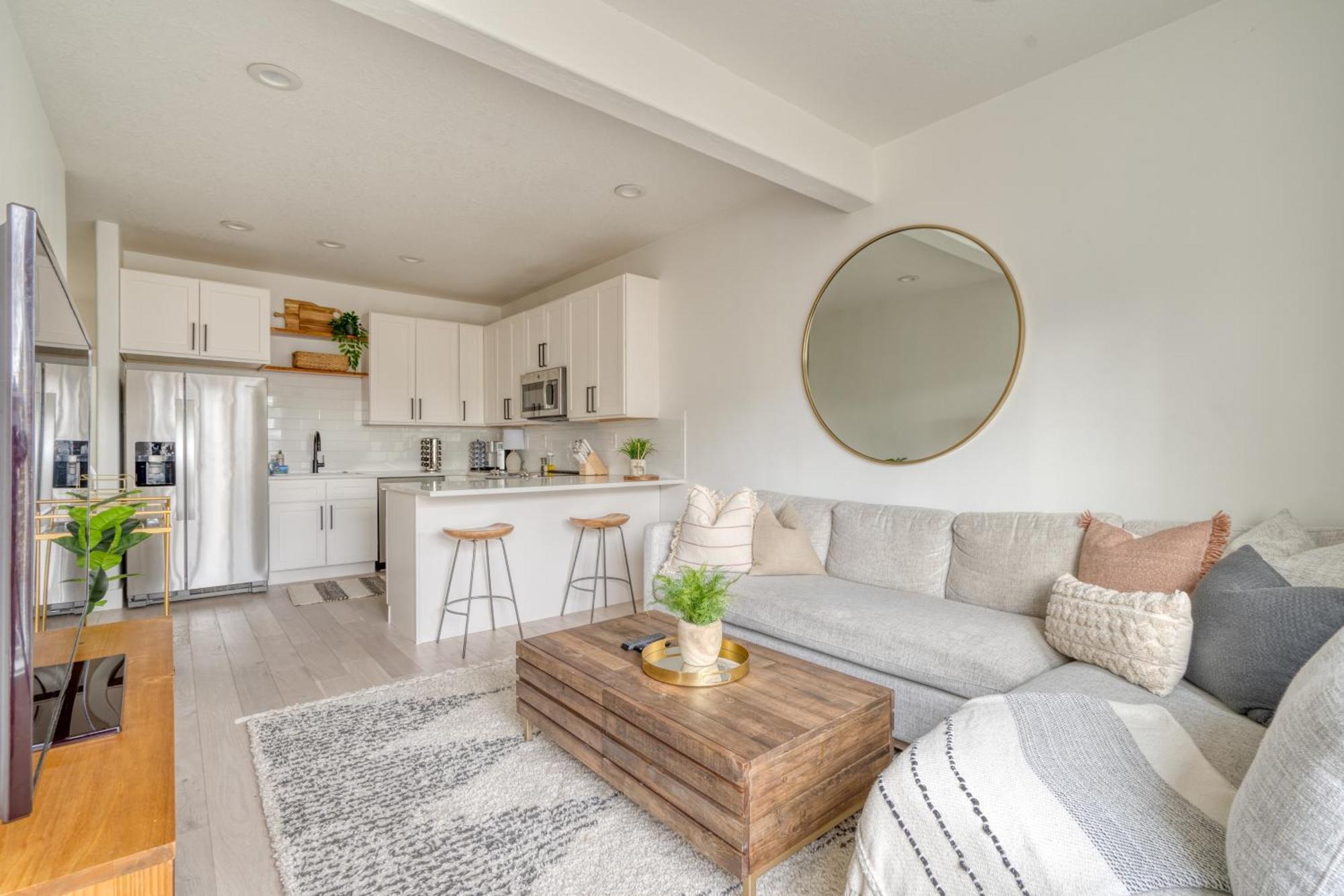 Stay Portland - Perfect Portland Farmhouse Loft - Breweries & Bars Exterior photo